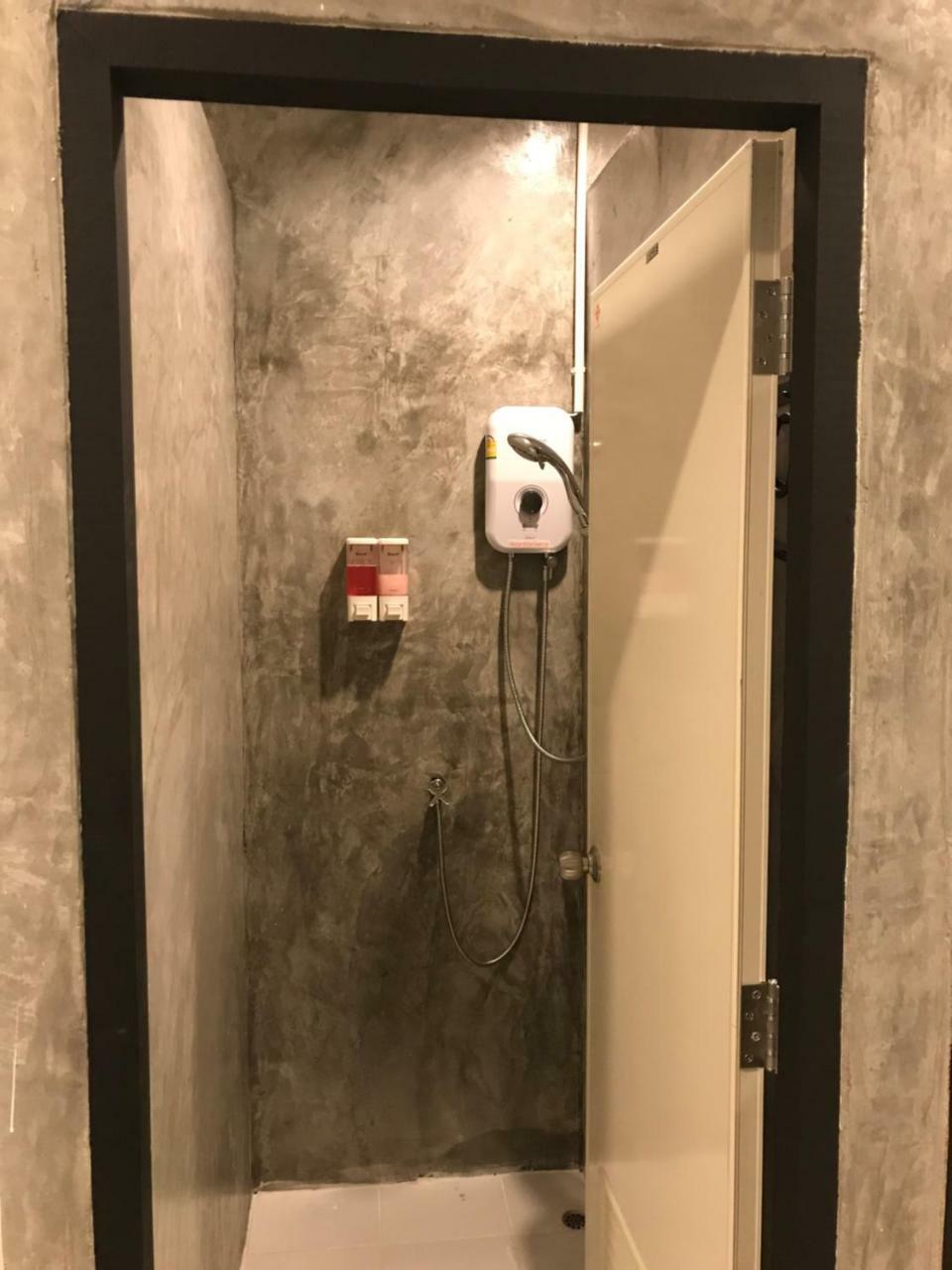 Baan Wararin Hostel Pattaya Εξωτερικό φωτογραφία
